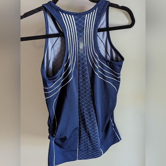 Athleta Finish Fast Navy Racerback Tank size M - Picture 5 of 6